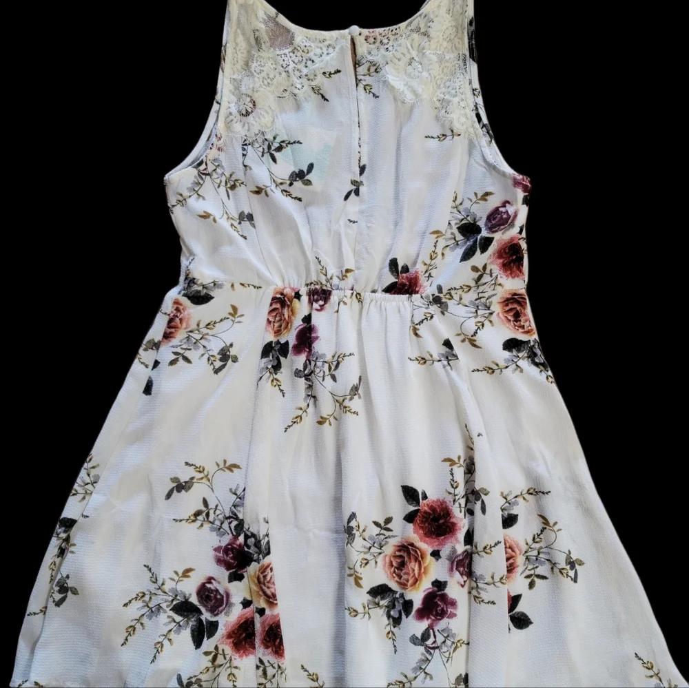 Lace Umgee Midi Dress - Picture 3 of 5